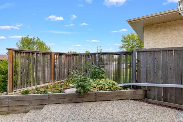 20 Berkshire Close Nw, House detached with 5 bedrooms, 2 bathrooms and 1 parking in Calgary AB | Image 5