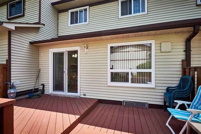 11 Parker Cres, Townhouse with 3 bedrooms, 2 bathrooms and 2 parking in Ajax ON | Image 28