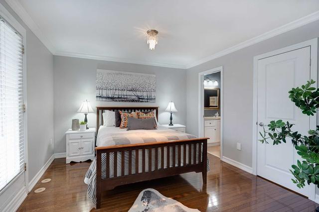 7 Tompkins Mews, House attached with 3 bedrooms, 2 bathrooms and 2 parking in Toronto ON | Image 11