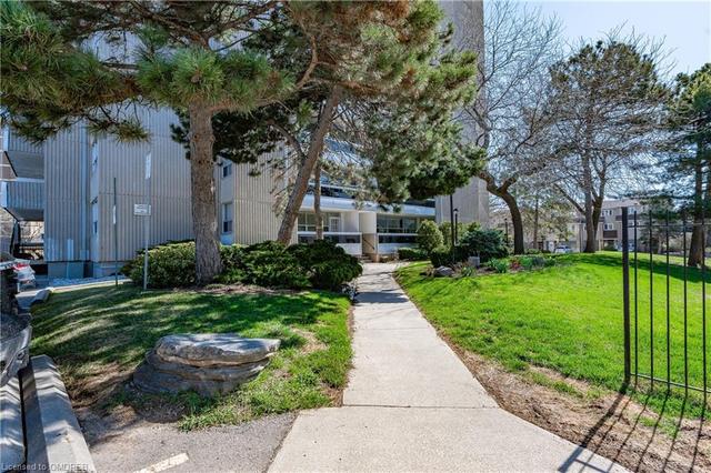 904 - 2263 Marine Drive, House attached with 2 bedrooms, 1 bathrooms and 1 parking in Oakville ON | Image 37
