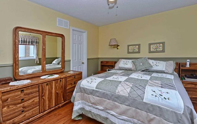 2 Hemmingway Dr, House detached with 4 bedrooms, 2 bathrooms and 2 parking in Clarington ON | Image 9