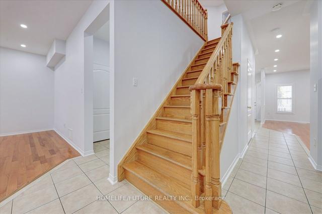 32 Taverner Cres, House detached with 4 bedrooms, 3 bathrooms and 4 parking in Ajax ON | Image 11