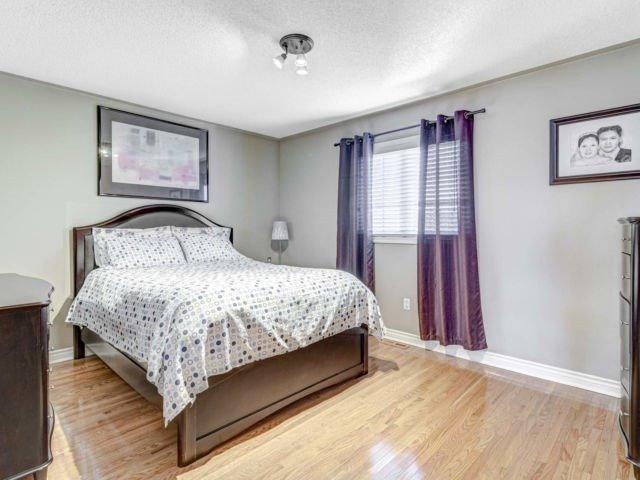 21 Milkweed Cres, House detached with 3 bedrooms, 3 bathrooms and 4 parking in Brampton ON | Image 15