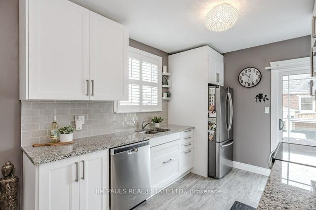 151 East 32nd St, House detached with 2 bedrooms, 2 bathrooms and 2 parking in Hamilton ON | Image 2