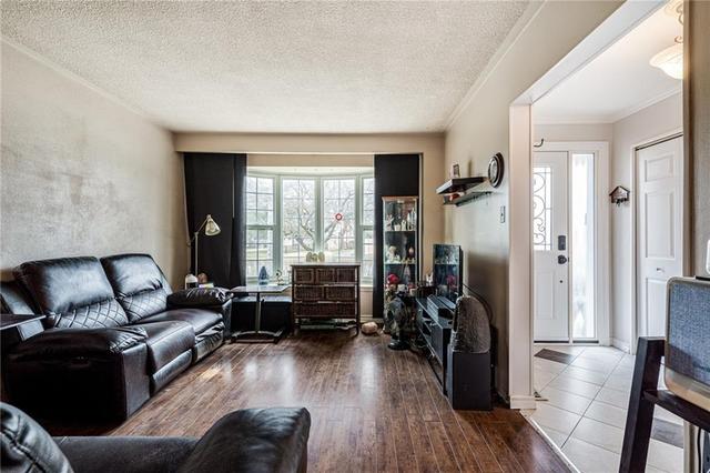 132 Hansen Drive N, House semidetached with 4 bedrooms, 2 bathrooms and 3 parking in Brampton ON | Image 5