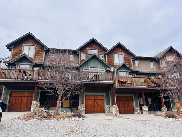 720 9th Avenue, House attached with 3 bedrooms, 3 bathrooms and 3 parking in Invermere BC | Image 1
