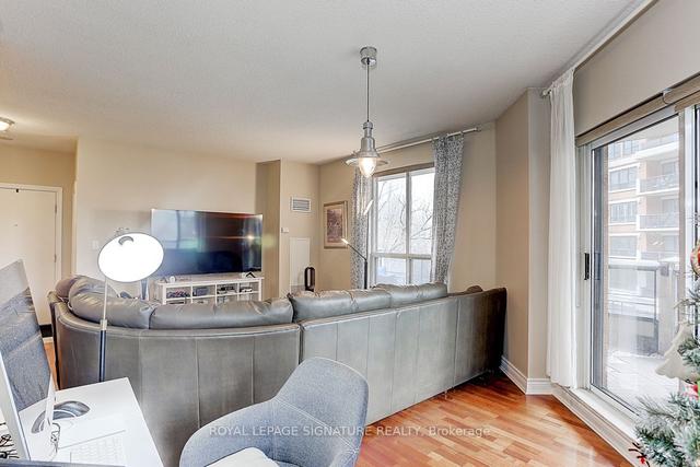 309 - 1 Lomond Dr, Condo with 2 bedrooms, 2 bathrooms and 1 parking in Toronto ON | Image 6