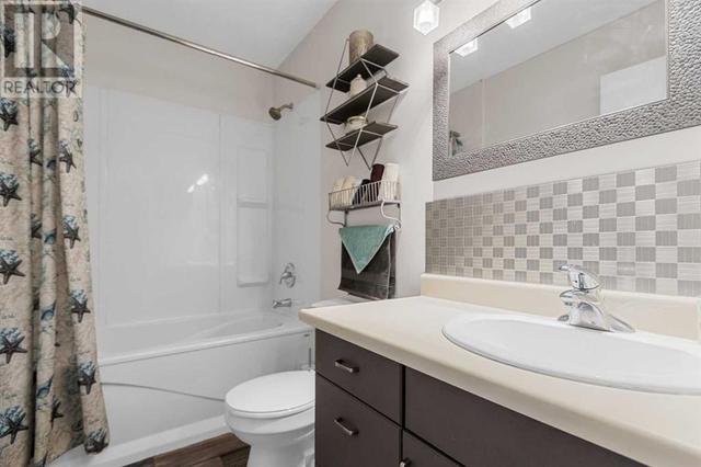 Clean and crisp Bathroom | Image 8