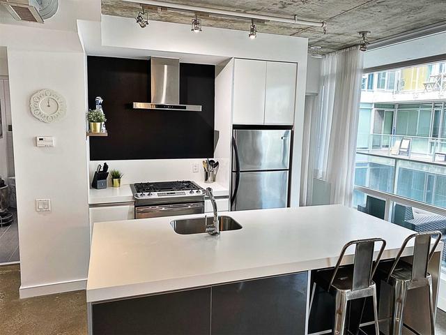811 - 75 Portland St, Condo with 1 bedrooms, 1 bathrooms and 1 parking in Toronto ON | Image 4