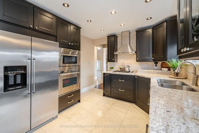 7 Atwood Pl, House detached with 3 bedrooms, 2 bathrooms and 5 parking in Toronto ON | Image 2