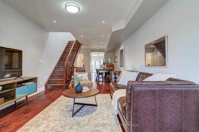 165 Caledonia Rd, House detached with 3 bedrooms, 3 bathrooms and 3 parking in Toronto ON | Image 23