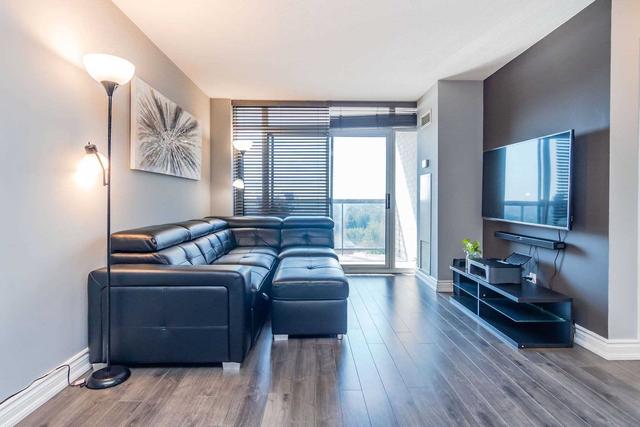 u # 819 - 8 Mondeo Dr, Condo with 1 bedrooms, 1 bathrooms and 2 parking in Toronto ON | Image 3
