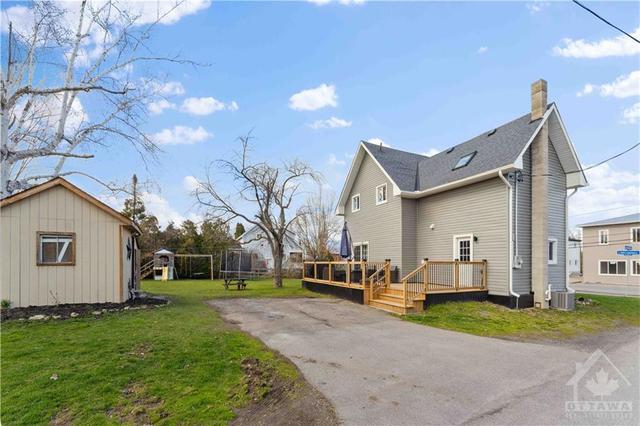 3268 Yorks Corners Road, House detached with 3 bedrooms, 2 bathrooms and 4 parking in Ottawa ON | Image 25
