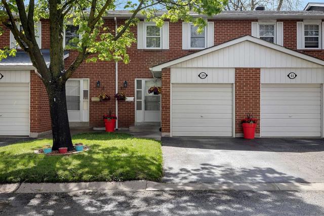 39 Norris Way, Townhouse with 3 bedrooms, 2 bathrooms and 2 parking in Markham ON | Card Image