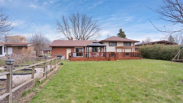 74 Larkspur Crescent, House detached with 5 bedrooms, 2 bathrooms and 7 parking in London ON | Image 31