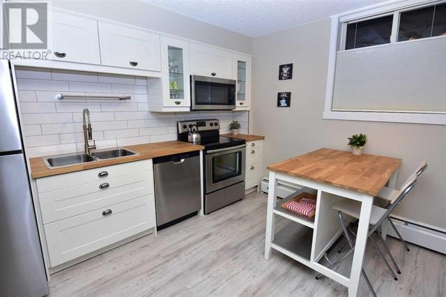 a4, - 9503 88 Avenue, Condo with 2 bedrooms, 1 bathrooms and 1 parking in Peace River AB | Image 2