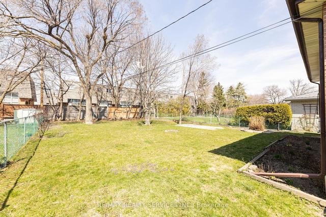 104 Brookland Dr, House detached with 3 bedrooms, 2 bathrooms and 3 parking in Brampton ON | Image 40