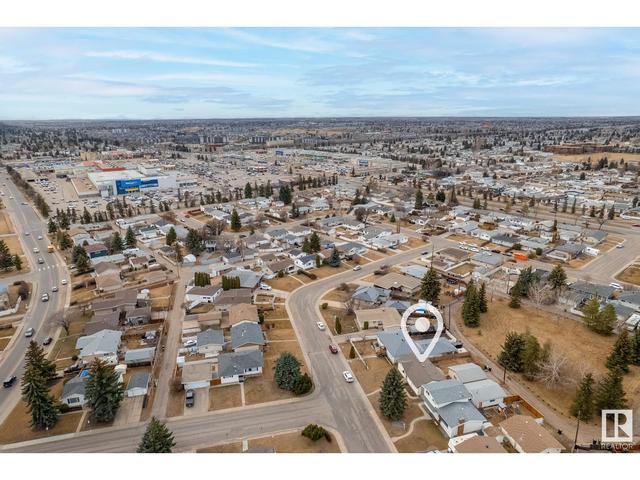 9016 135a Av Nw, House detached with 3 bedrooms, 1 bathrooms and 4 parking in Edmonton AB | Image 40