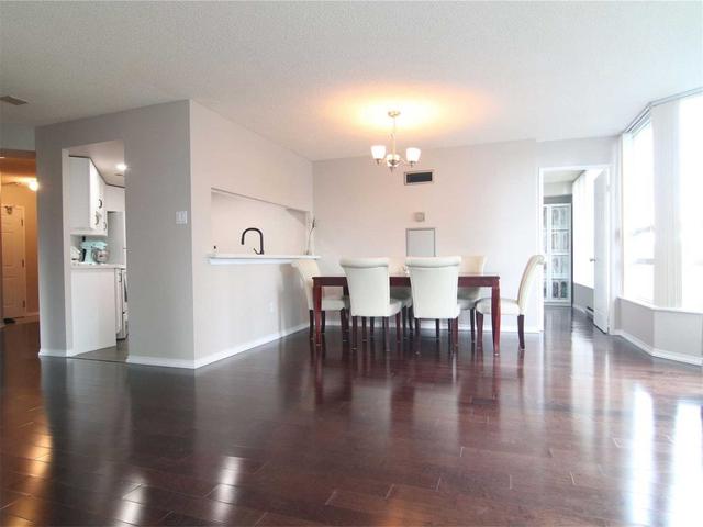 308 - 250 Webb Dr, Condo with 2 bedrooms, 2 bathrooms and 2 parking in Mississauga ON | Image 7