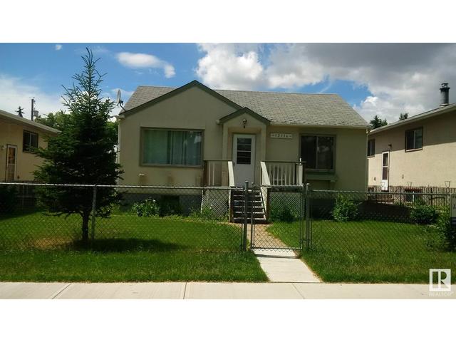 12116 83 St Nw, House detached with 2 bedrooms, 2 bathrooms and null parking in Edmonton AB | Card Image