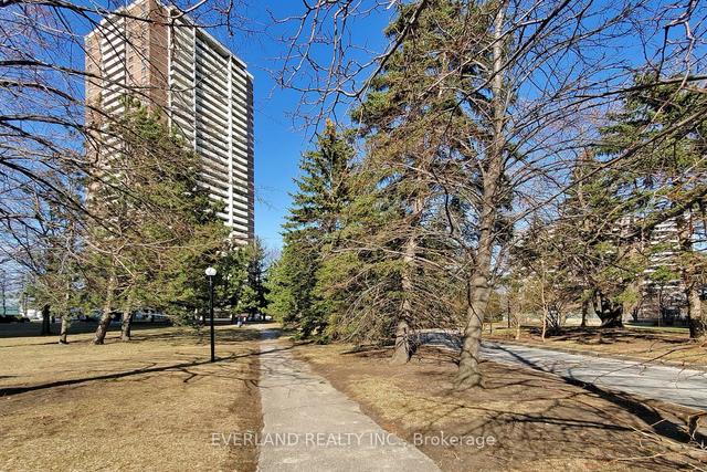 1111 - 175 Hilda Ave, Condo with 3 bedrooms, 2 bathrooms and 1 parking in Toronto ON | Image 33