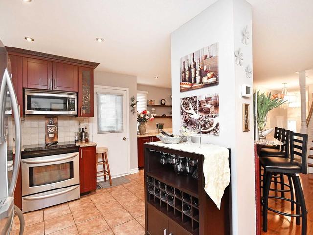 35 Roehampton Cres, House detached with 5 bedrooms, 3 bathrooms and 4 parking in Brampton ON | Image 8