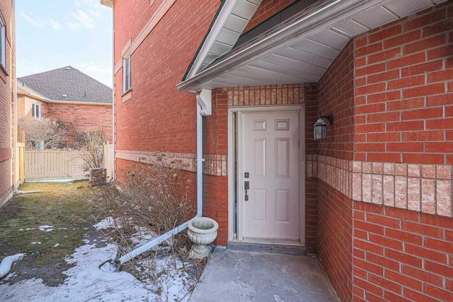 102 Leah Cres, Townhouse with 3 bedrooms, 4 bathrooms and 4 parking in Vaughan ON | Image 12