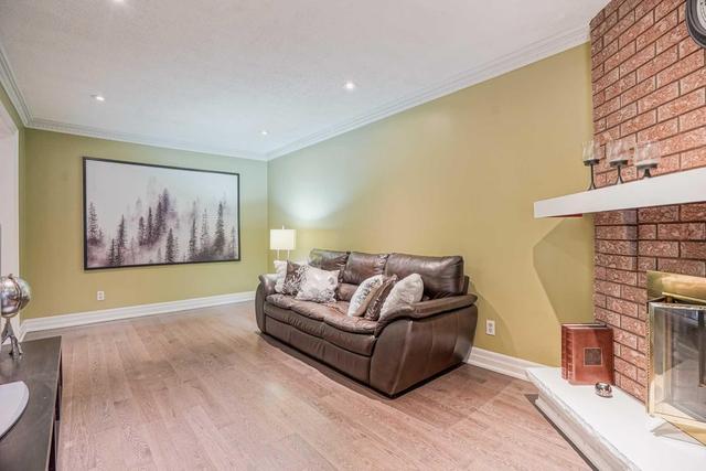 2592 Innisfil Rd, House detached with 4 bedrooms, 4 bathrooms and 2 parking in Mississauga ON | Image 9