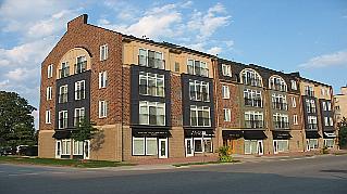 404 - 459 Kerr St, Condo with 1 bedrooms, 1 bathrooms and null parking in Oakville ON | Image 2
