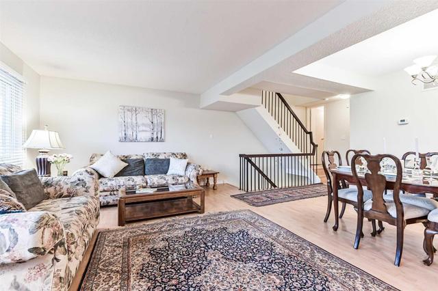 86 Flaming Rose Way, Townhouse with 3 bedrooms, 3 bathrooms and 1 parking in Toronto ON | Image 3