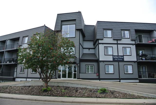 301 - 3730 50 Avenue, Condo with 2 bedrooms, 1 bathrooms and 1 parking in Red Deer AB | Image 1