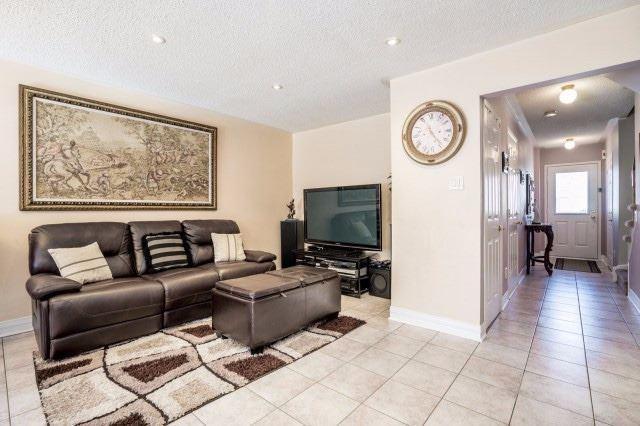 228 Kelso Cres, House attached with 3 bedrooms, 4 bathrooms and 2 parking in Vaughan ON | Image 5