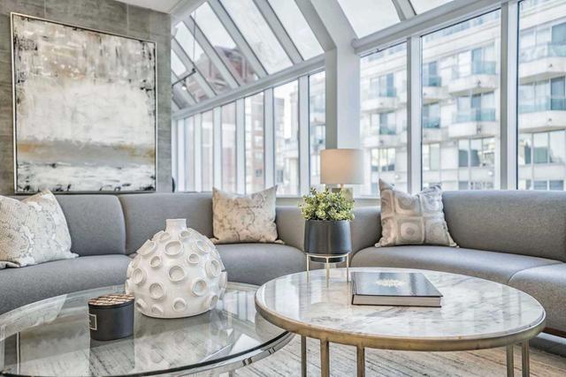 ph912 - 82 Lombard St, Condo with 3 bedrooms, 4 bathrooms and 1 parking in Toronto ON | Image 1