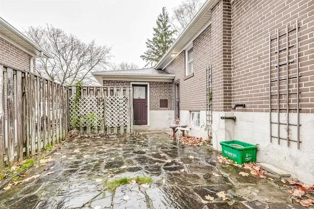 24 Resolution Cres, House detached with 3 bedrooms, 2 bathrooms and 2 parking in Toronto ON | Image 31