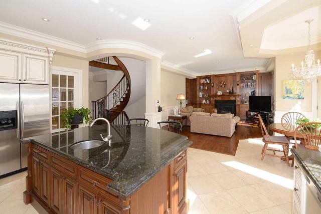 305 Spring Garden Ave, House detached with 5 bedrooms, 6 bathrooms and 2 parking in Toronto ON | Image 6