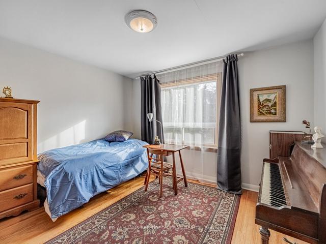 84 Hadrian Dr, House detached with 2 bedrooms, 2 bathrooms and 5 parking in Toronto ON | Image 8