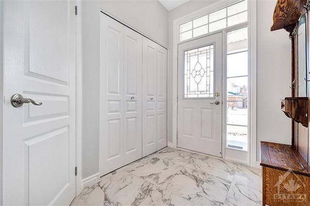 4344 Wildmint Square, Townhouse with 3 bedrooms, 3 bathrooms and 1 parking in Ottawa ON | Image 2