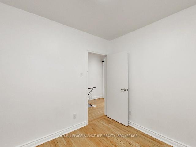 985 Shaw St, House detached with 4 bedrooms, 2 bathrooms and 0 parking in Toronto ON | Image 26