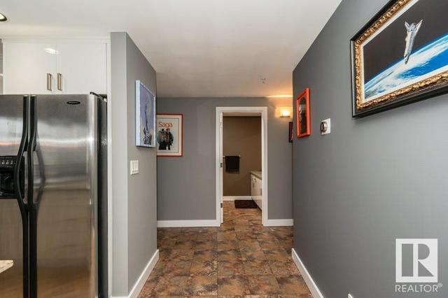 701 - 10028 119 St Nw, Condo with 2 bedrooms, 2 bathrooms and null parking in Edmonton AB | Image 10