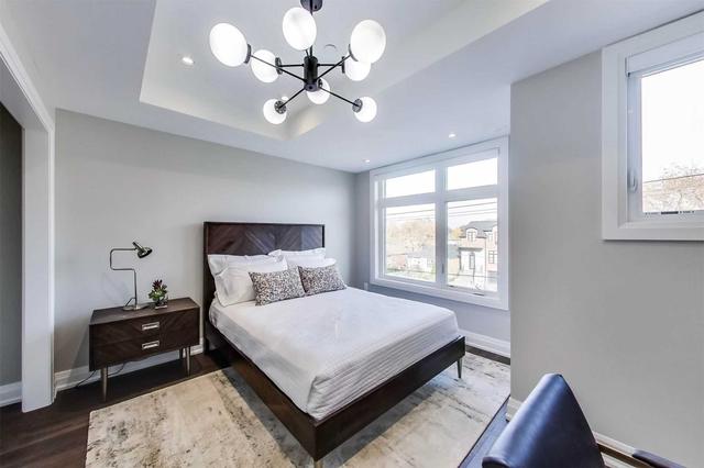 th10 - 1124 Islington Ave, House attached with 3 bedrooms, 3 bathrooms and 2 parking in Toronto ON | Image 2