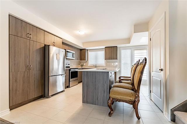 6 - 122 Watson Parkway, House attached with 3 bedrooms, 2 bathrooms and 3 parking in Guelph ON | Image 12