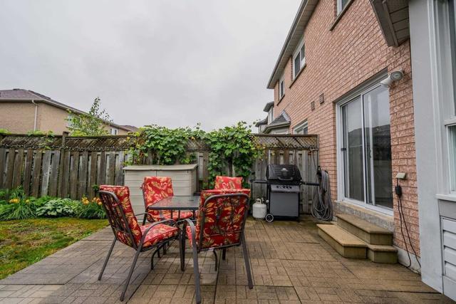 585 Skinner Ave, House semidetached with 3 bedrooms, 4 bathrooms and 2 parking in Newmarket ON | Image 17