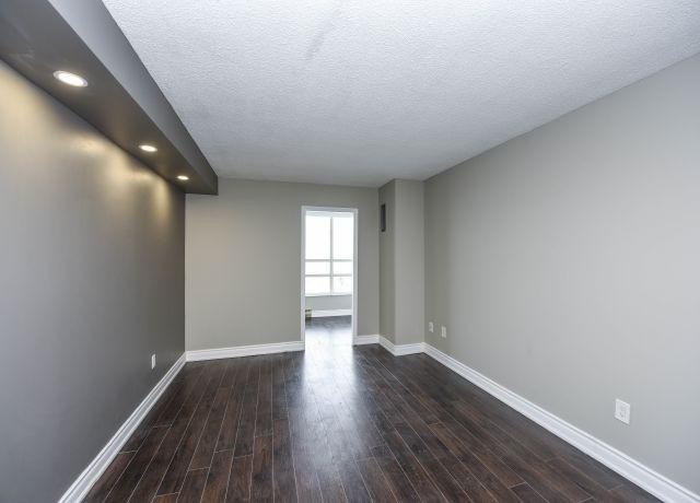1414 - 250 Webb Dr, Condo with 2 bedrooms, 2 bathrooms and 2 parking in Mississauga ON | Image 12
