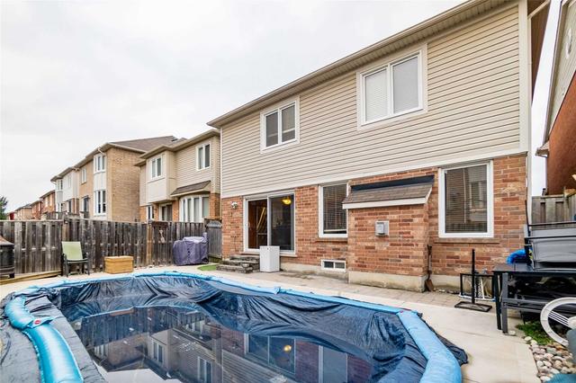 11 Dannor Ave, House detached with 4 bedrooms, 3 bathrooms and 4 parking in Whitchurch Stouffville ON | Image 32