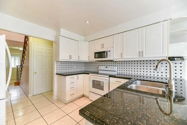 102 Jaffa Dr, House detached with 4 bedrooms, 4 bathrooms and 4 parking in Brampton ON | Image 6