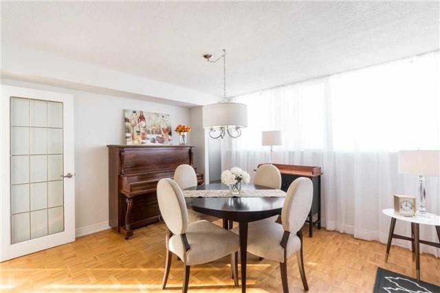 Sph8 - 3695 Kaneff Cres, Condo with 2 bedrooms, 2 bathrooms and 2 parking in Mississauga ON | Image 3