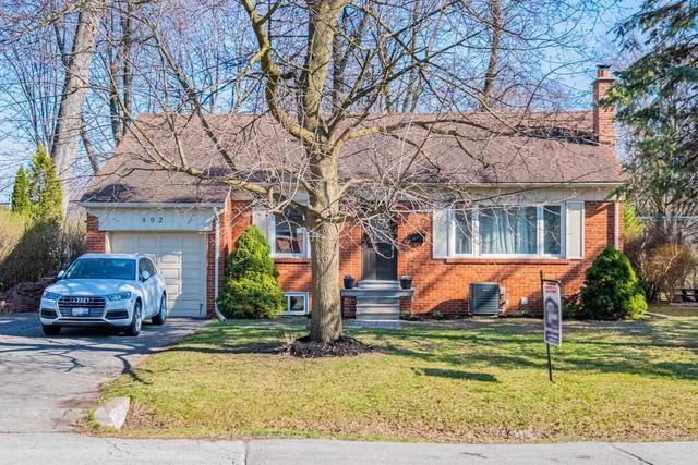 892 Johnathan Dr, House detached with 2 bedrooms, 2 bathrooms and 4 parking in Mississauga ON | Image 1