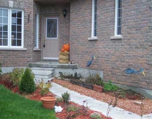 86 Joseph Cres, House detached with 3 bedrooms, 3 bathrooms and null parking in Collingwood ON | Image 2