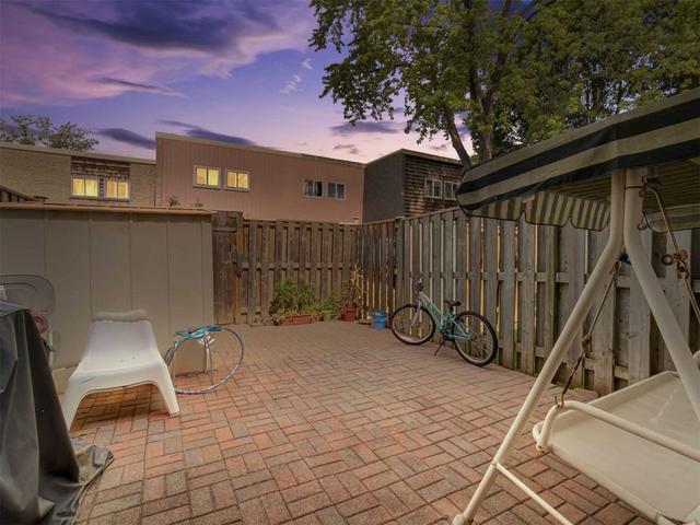 12 Curly Vineway, Townhouse with 3 bedrooms, 3 bathrooms and 1 parking in Toronto ON | Image 11