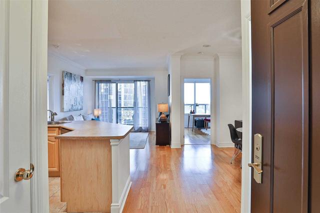 701 - 2 Aberfoyle Cres, Condo with 2 bedrooms, 2 bathrooms and 1 parking in Toronto ON | Image 23